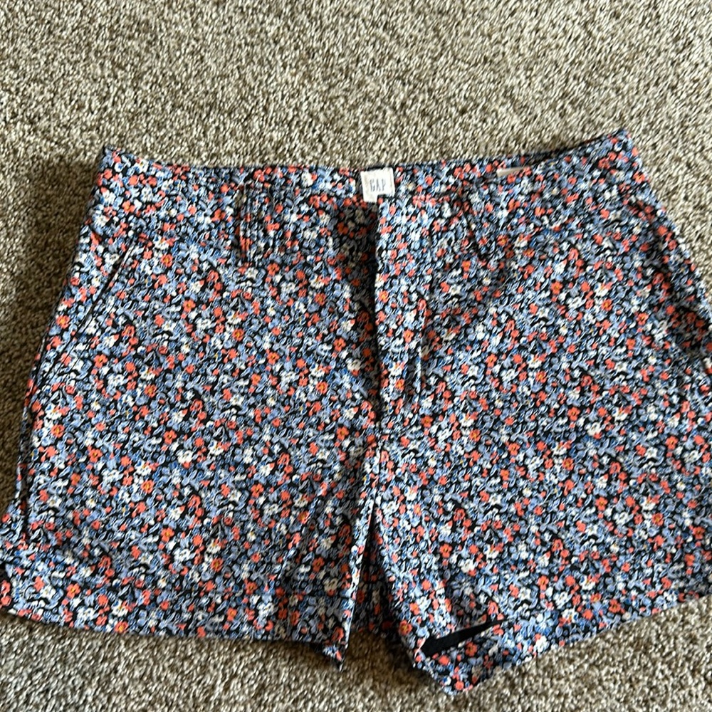 Gap floral shorts size 4